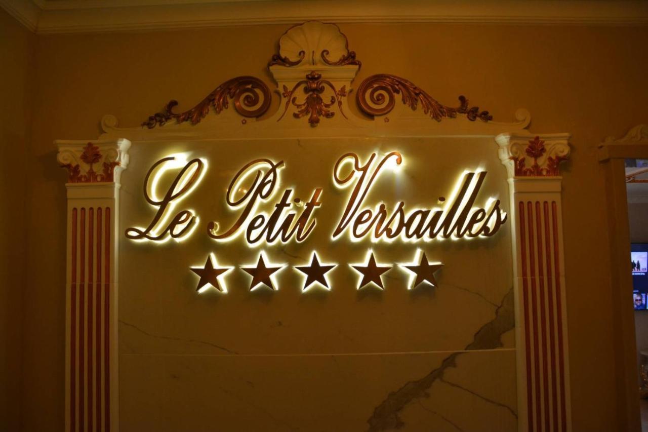 Le Petit Versailles Vernon  Exterior foto